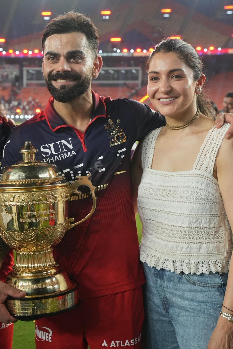 imkevin149's tweet photo. IPL trophy never looked this good ❤️ https://t.co/o9wXl7KSXJ