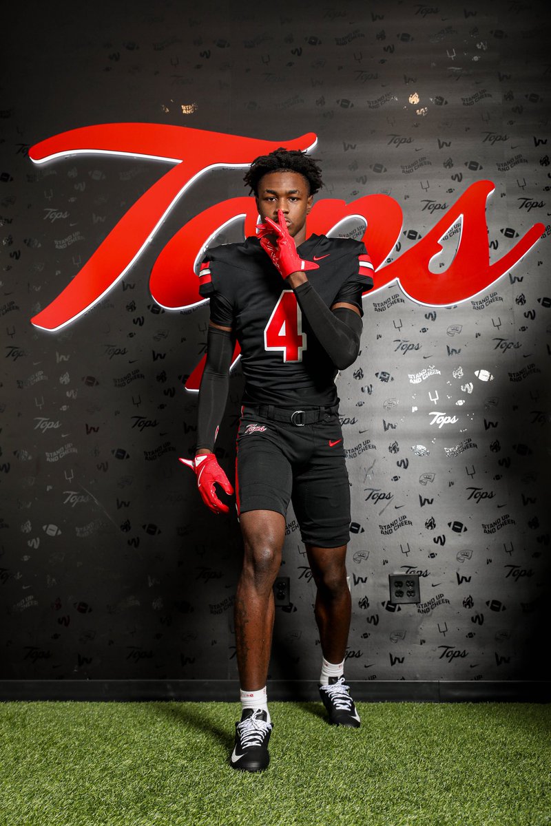 sheldonisaac12's tweet photo. Great visit @WKUFootball had a great time ❤️ https://t.co/RGOAQX1rGZ