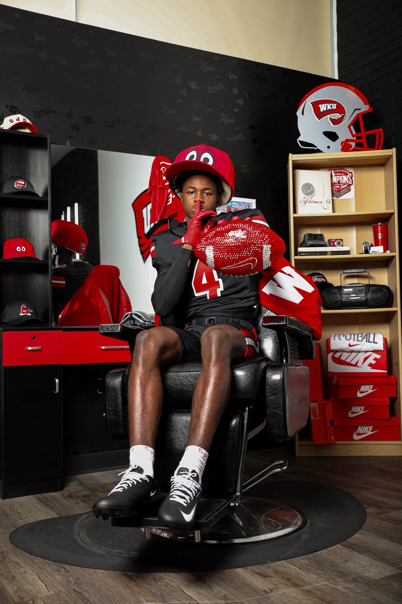 sheldonisaac12's tweet photo. Great visit @WKUFootball had a great time ❤️ https://t.co/RGOAQX1rGZ