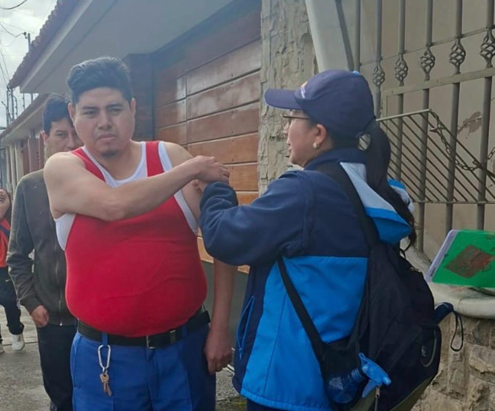 saludazuay_'s tweet photo. #MSPEnTerritorio | ¡Las vacunas llegan hasta tu comunidad! 💉 Brigadas de los centros de salud urbanos y rurales de #Cuenca recorren el cantón para completar el esquema regular de vacunación y proteger la salud de toda la familia. https://t.co/QyB2QrDh21