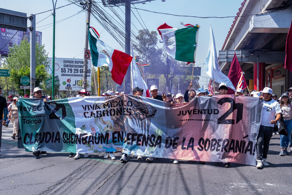 Proyecto21RM's tweet photo. #Toluca se hizo presente en #Tlalnepantla con alegría, unidad y convicción. ❤️

Cientos de mujeres y hombres toluqueños acompañamos a la Presidenta de #México, @Claudiashein, para celebrar dos años del triunfo del segundo piso de la Cuarta Transformación. https://t.co/YVhh4dc1Od