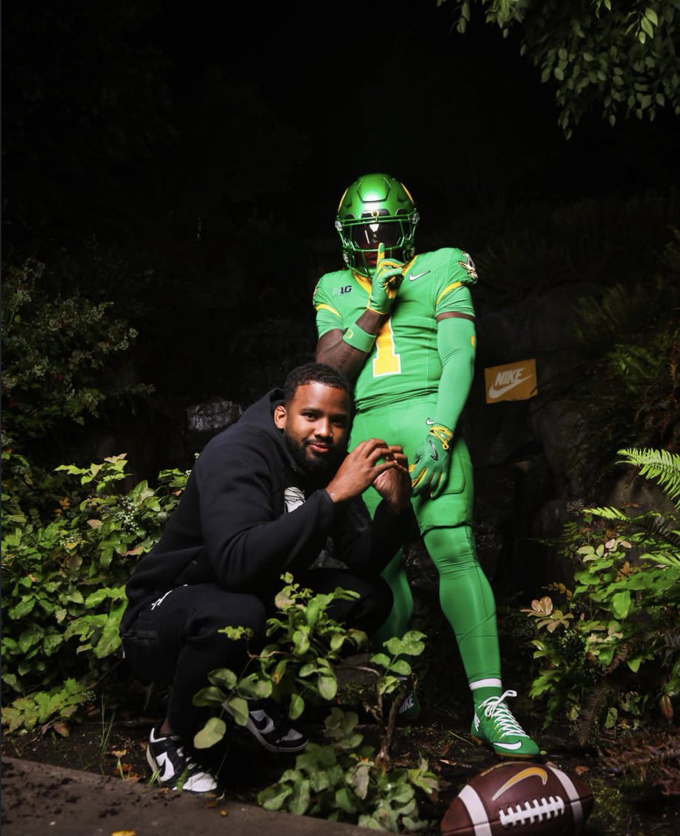 oregon__updates's tweet photo. 5-Star RB Landen Williams-Callis on his Oregon OV 🦆 https://t.co/RNOjkq7BaS