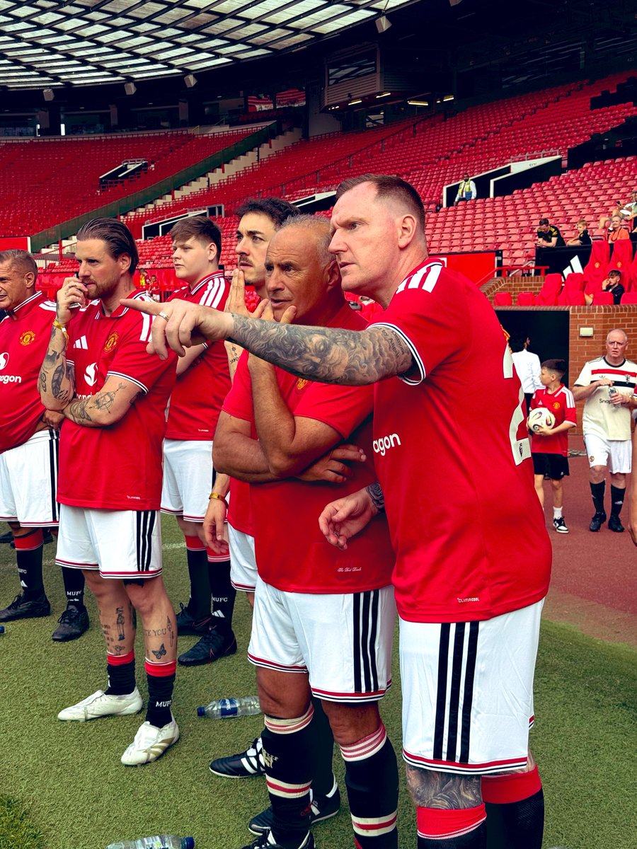 robbolaingo's tweet photo. What a result last night….. and I’m not just talking about the Arsenal defeat @BrianMcClair13 @cgblackmore https://t.co/G9SXW3HC5O