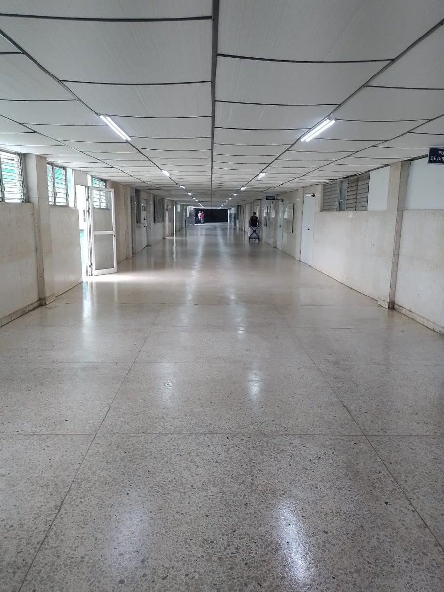 rlicea_mojena's tweet photo. Realizan los trabajadores del sindicato agropecuario,  forestal, y tabacalero, el cambio de labor en el Hospital General Docente "Héroes del Baire" una tarea de alta sensibilidad y un gran impacto social #CubaEstáFirme #LaPatriaSeDefiende #IslaDeLaJuventud #SentirPinero https://t.co/mJjO97RKZi