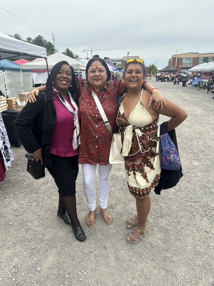 ghoshgipsy's tweet photo. Supporting local businesses means investing in our community. Today, we enjoyed visiting the Orleans Market and meeting amazing local vendors, entrepreneurs, and artisans. 

Shop local. Support local. Grow local.

#SupportLocal #OrleansMarket #ShopLocal #SmallBusiness #Ottawa https://t.co/bSJBdmBf3V