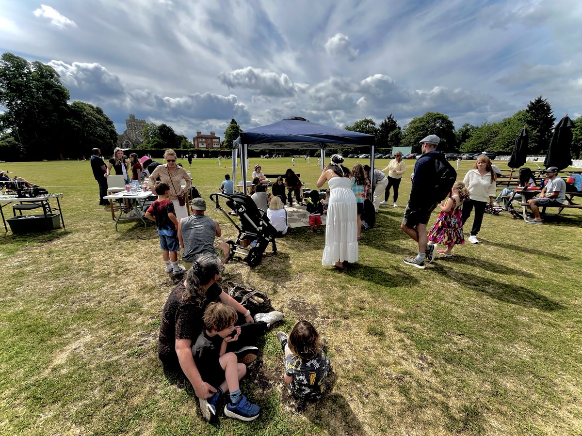 Onceuponabus's tweet photo. @mandbcc ❤️ lovely day storytelling at the village farmers market 😎 https://t.co/e5NAIeKJdL