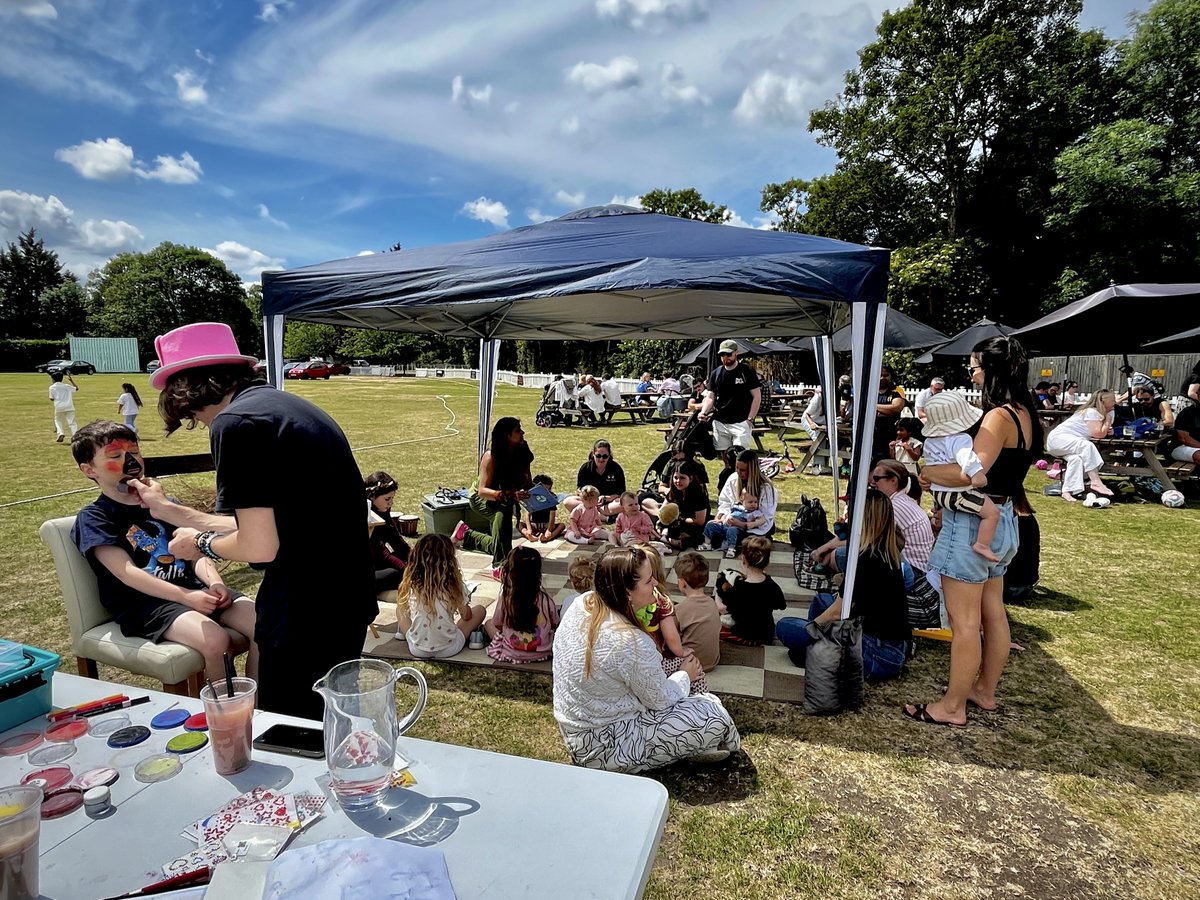 Onceuponabus's tweet photo. @mandbcc ❤️ lovely day storytelling at the village farmers market 😎 https://t.co/e5NAIeKJdL