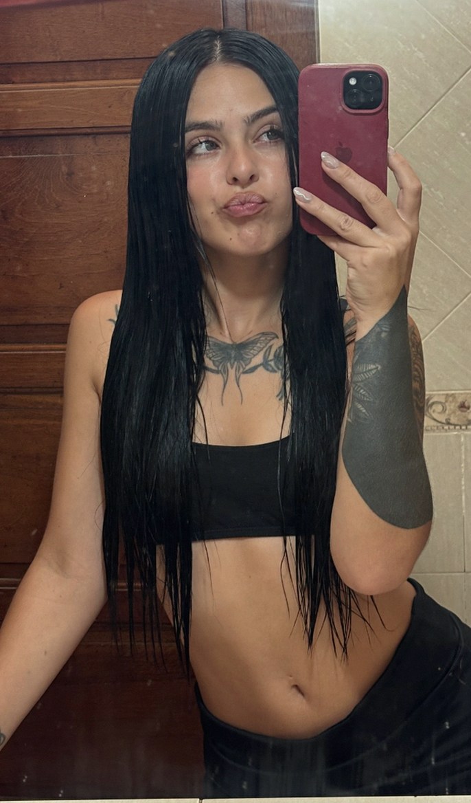 sofiaaxhwff tweet picture