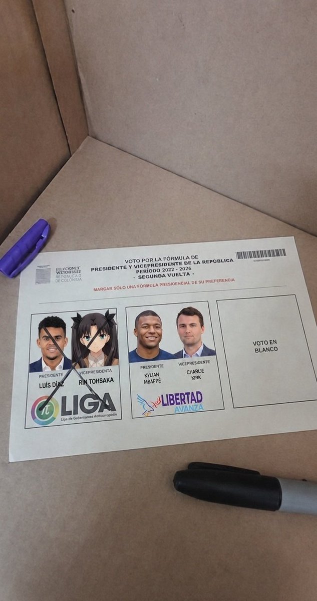 Balatreado's tweet photo. Es la primera vez que voto en la vida, estoy muy feliz.

Hoy hacemos historia en Colombia 🇨🇴❤️. https://t.co/QbIvWIzEPp