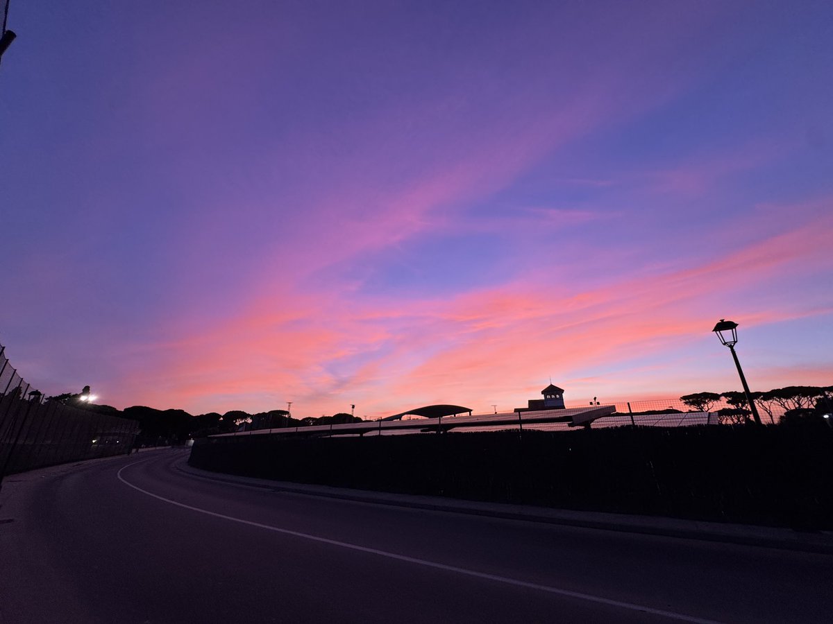 andreabrrmr's tweet photo. Este cielo hoy 💗 https://t.co/xWQQdZGcmg