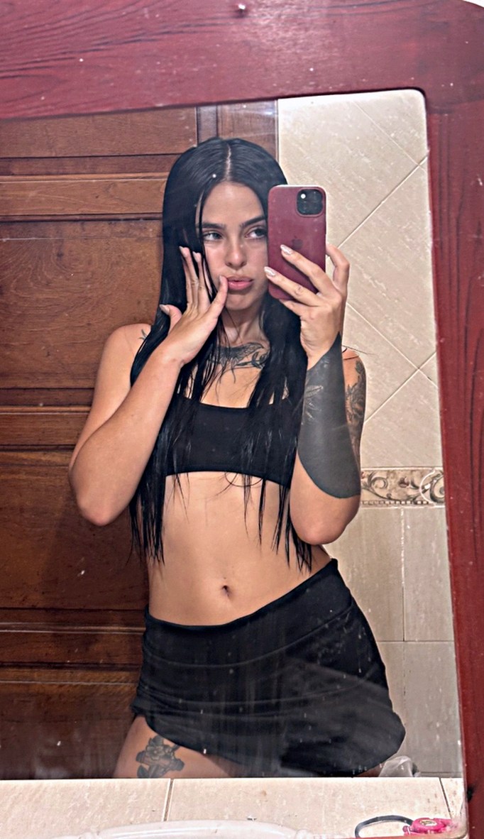 sofiaaxei4e's tweet photo. its so hot i need a minute lol https://t.co/o1F9GQ94K9