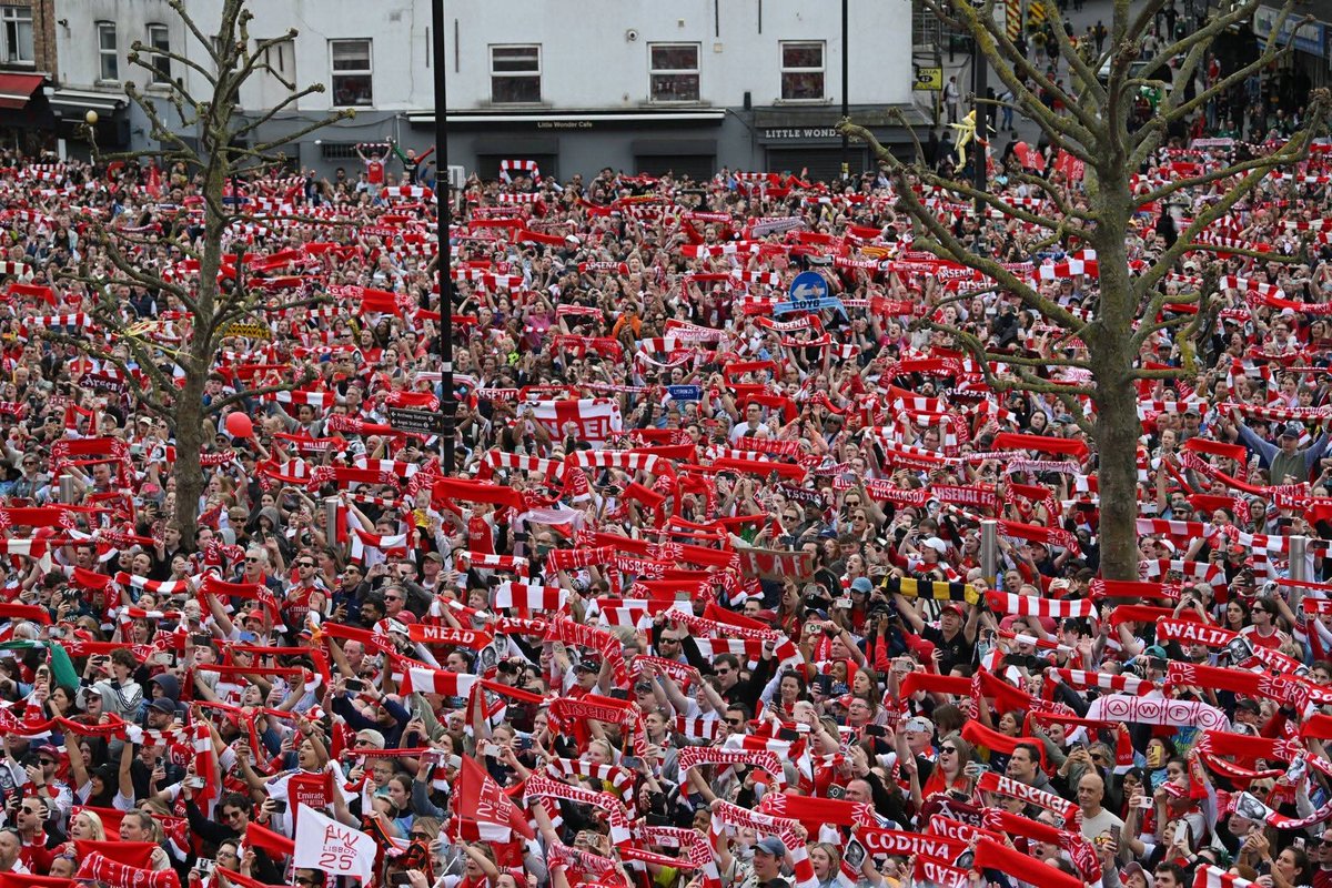HCI_MisterCode's tweet photo. We are the Champions 🏆 #Arsenal #GUNNER4LIFE https://t.co/wUBftg7ALA