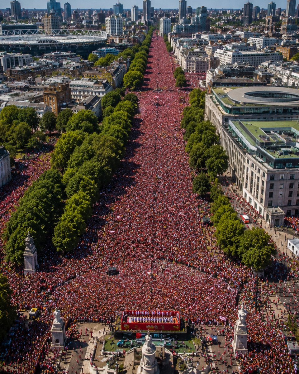 HCI_MisterCode's tweet photo. We are the Champions 🏆 #Arsenal #GUNNER4LIFE https://t.co/wUBftg7ALA