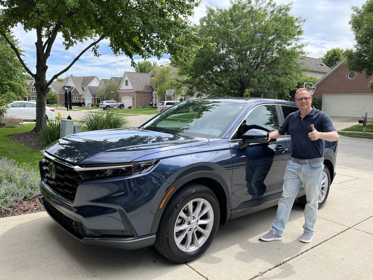 JonathanDNeal's tweet photo. Bought a new ride yesterday! Looking forward to my driving experience with @Honda #ExploreWithHonda #PoweredByHonda 🚙 https://t.co/G8M760Yq8n