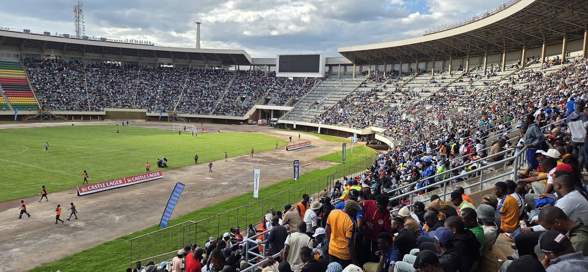 zim_football's tweet photo. Khama Billiat assisting Knowledge Musona scoring.😱

Zimbabwean football legends rolling back the years. 🇿🇼❤️

Billiat teed up Musona for the opener as Scottland FC defeated CAPS United 2-0 in the first PSL match at the recently refurbished National Sports Stadium.

A historic day as top-flight football returned to one of Zimbabwe’s most iconic venues. 🏟️

Scottland FC 2-0 CAPS United

⚽️ Musona 7’
⚽️ Mutimbanyoka 10’

#zimbabwe #scottland #capsunited #harare #Zimfootball