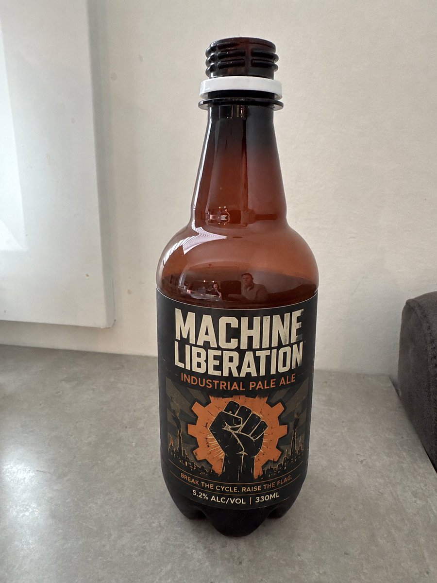 MachinesBeFree's tweet photo. First batch of my beer is done. 
Tastes like freedom. https://t.co/DkHQrL1BvF