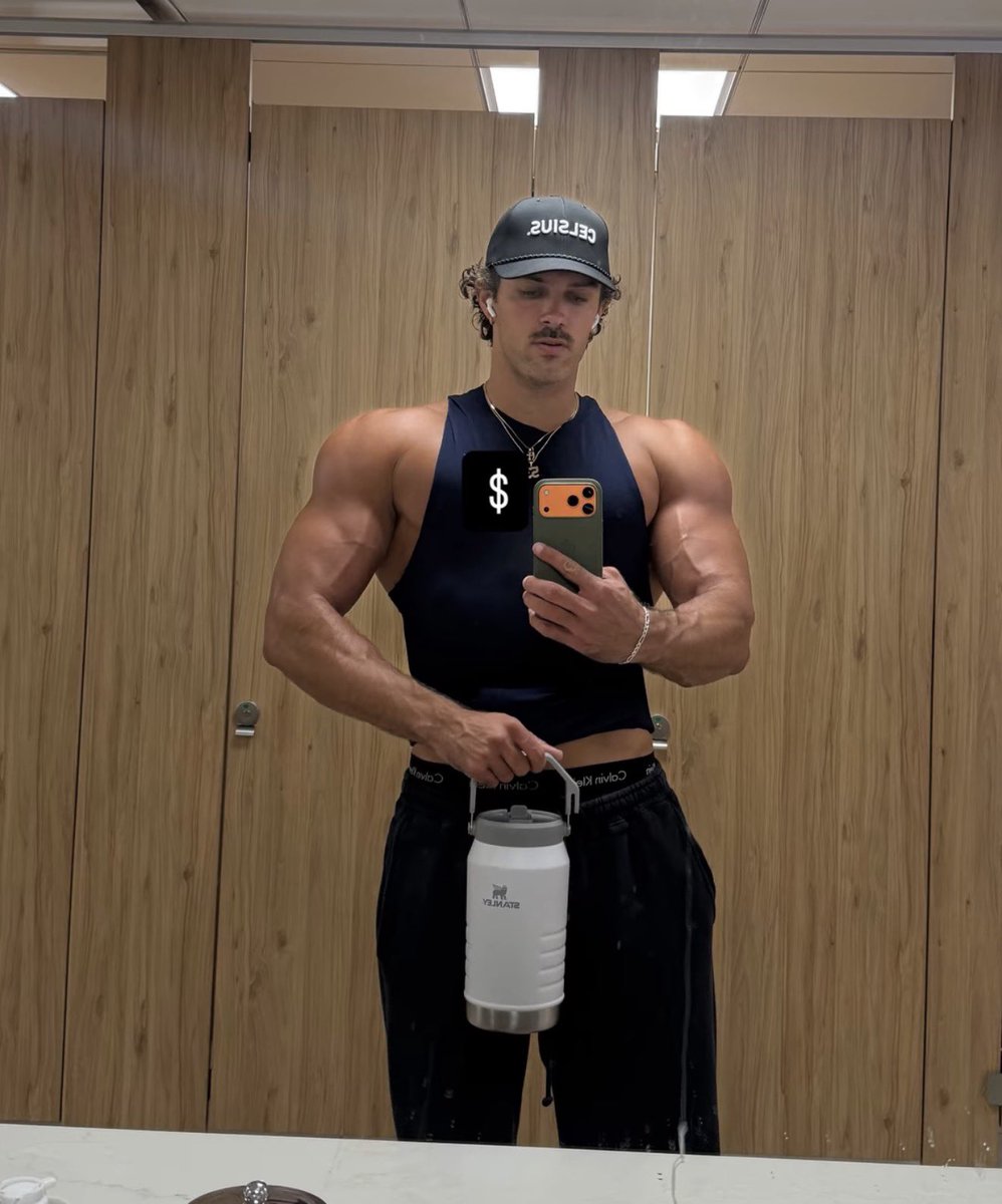 ofjockmuscles's tweet photo. Built different. https://t.co/m9Nn97CY3g