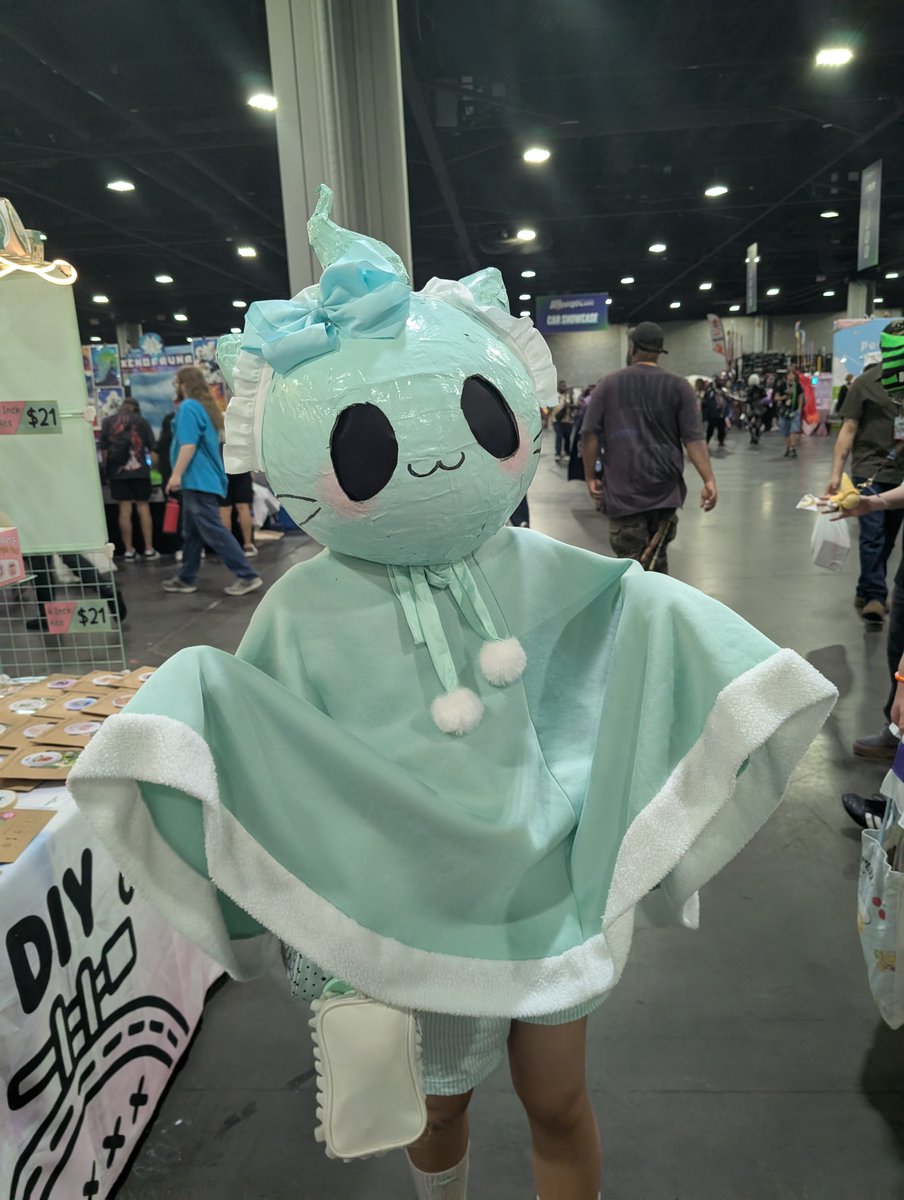 Jerryle3's tweet photo. 5/6 Momocon Saturday 
Hiruko is @strawbbghost https://t.co/9a8GC5xcT9
