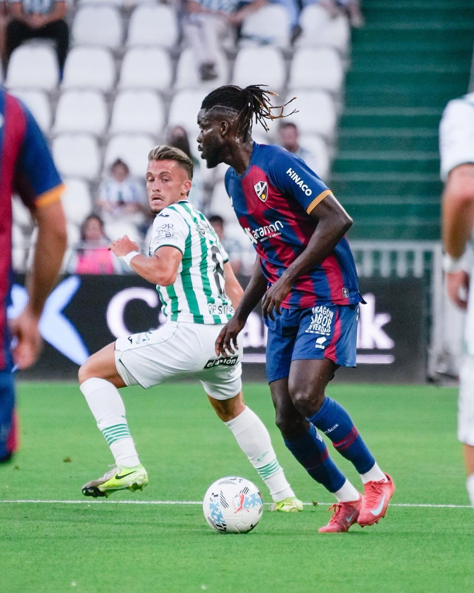SDHuesca's tweet photo. SEGUNDA PARTE | Vuelve a rodar el balón con un cambio.

🔺 Marc Aznar.
🔻 Javi Mier.

0-0 | #CórdobaHuesca🔵🔴 https://t.co/3aa5QMEin8