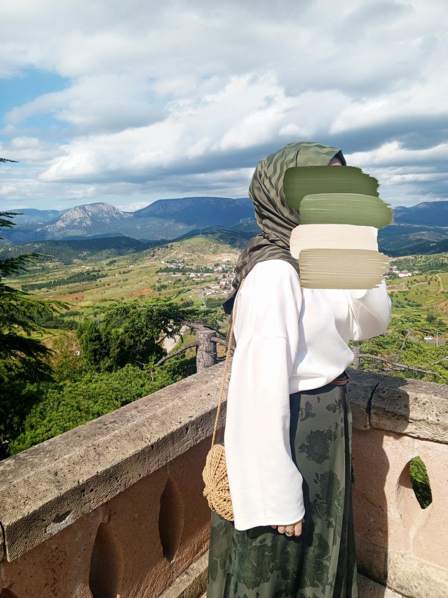 senanur_depe's tweet photo. "Herkes kalabalık yerler arıyordur ama sen yalnız kalmayı seviyorsundur" sözünü kendime ithaf ediyorum. 🍃 https://t.co/JY6FDpymew