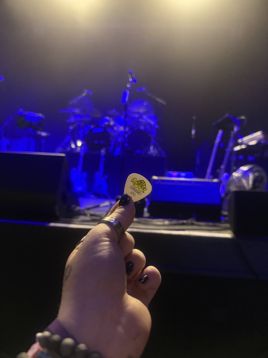 _POETARTIST's tweet photo. I GOT THE GUITAR PIC #xdinaryheroesmanchester #xdinaryheroesinmanchester #xdinaryheroes https://t.co/EAN90PMfUH