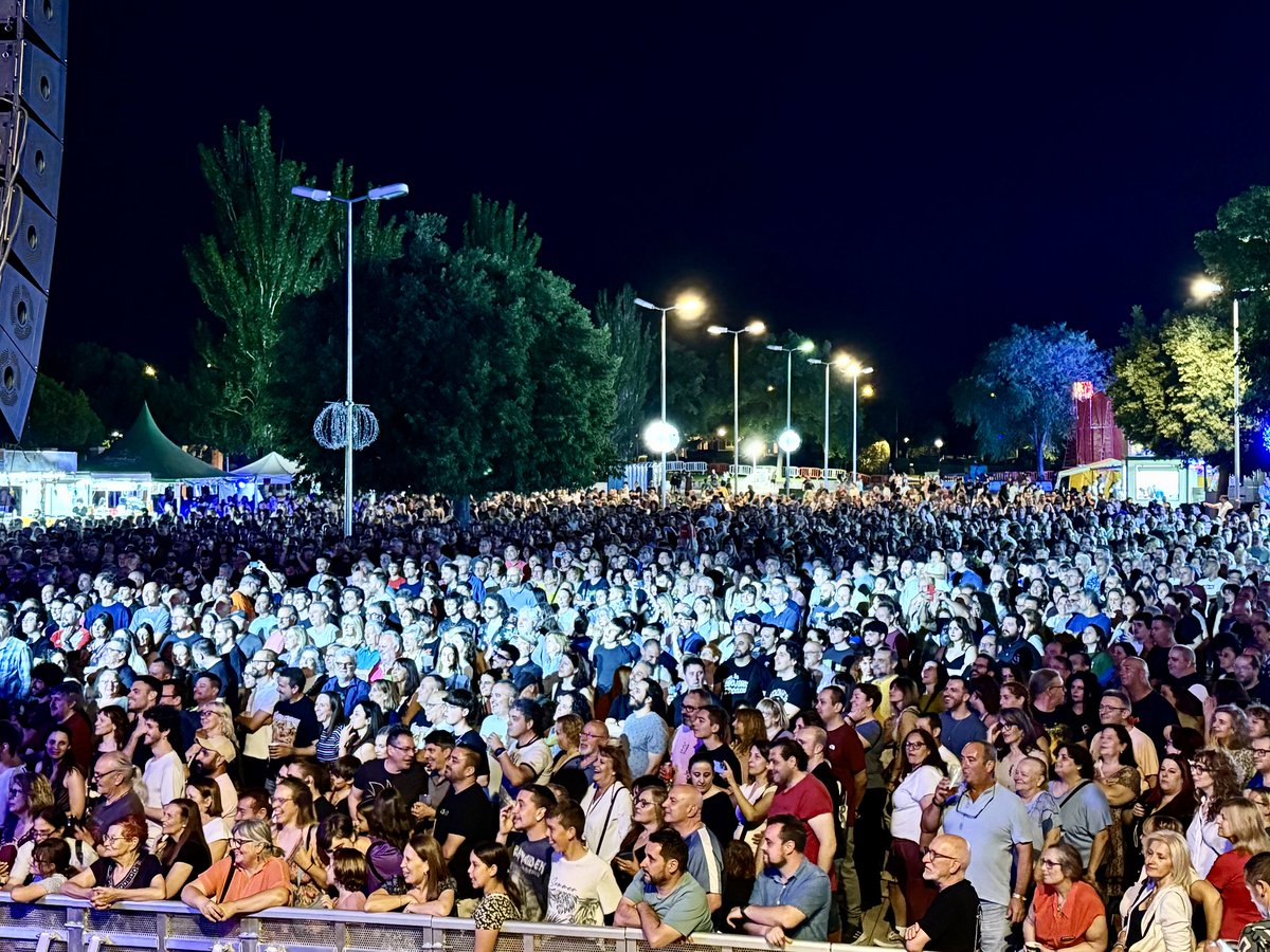 AytoPinto's tweet photo. 🥳Las #FiestasdelCristo2026 llegaron a su fin este fin de semana, dejándonos momentos únicos, como el gran pregón del @CDCiudadePinto, conciertos, actividades populares y religiosas

📸Momentos que hemos resumido en el Flickr del Ayuntamiento de Pinto👇

https://t.co/72PjNNGrcS https://t.co/PgKeHXrqwa
