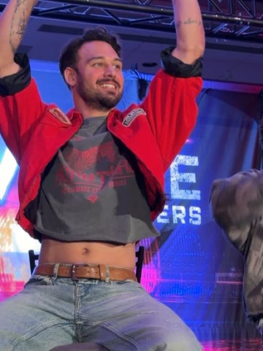 evansfate's tweet photo. TUMMY!!! https://t.co/D9lH1JrAvY
