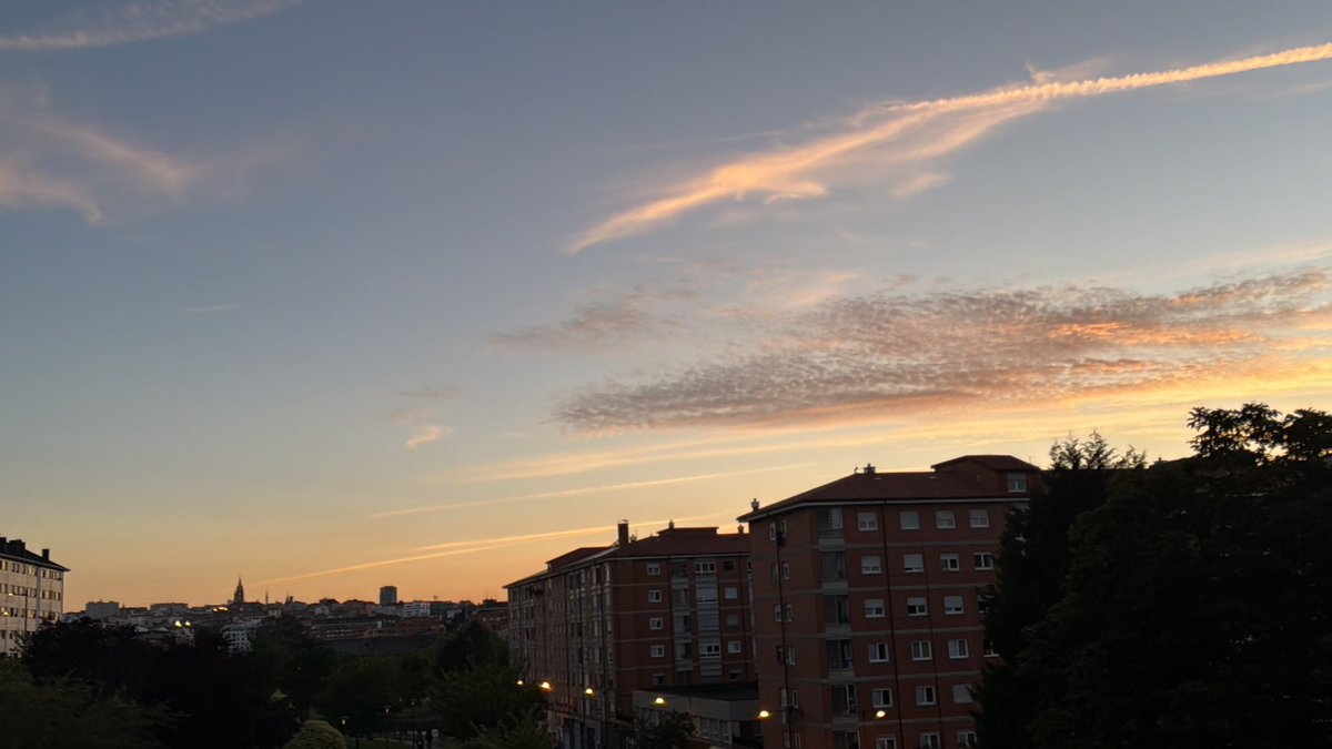 noee_glez's tweet photo. Me encanta cuando el cielo está bonito 💛💛 https://t.co/5rBQaDU6C1