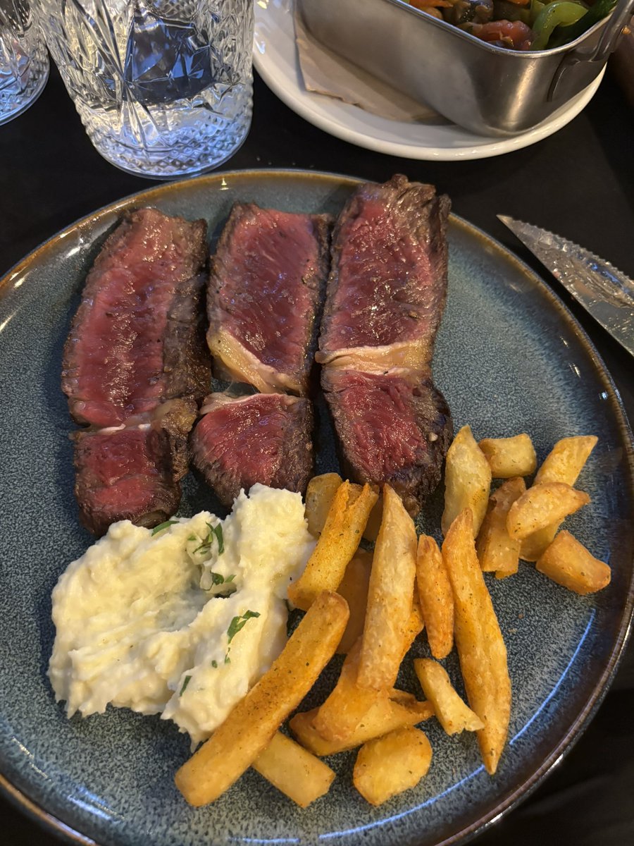 PS6101's tweet photo. Tomahawk and T-Bone cooked to perfection. Anyone who disagrees needs their hard drive checking https://t.co/p7t5mW67co