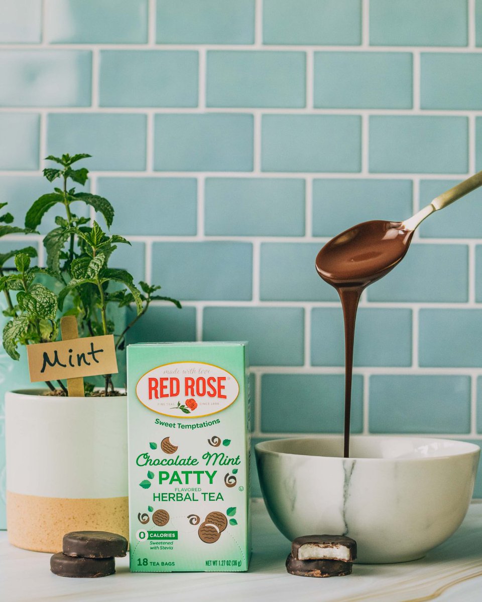 RedRoseTeaUS's tweet photo. To whoever made dessert in a cup possible…
thank you. Truly. Deeply. Refill-ably ☕🍫

(chocolate mint tea, dessert tea, sweet cravings, herbal tea, cozy tea, comfort tea, tea lovers, guilt free treat, tea time, daily ritual, Red Rose) https://t.co/qE6NSFmXtC