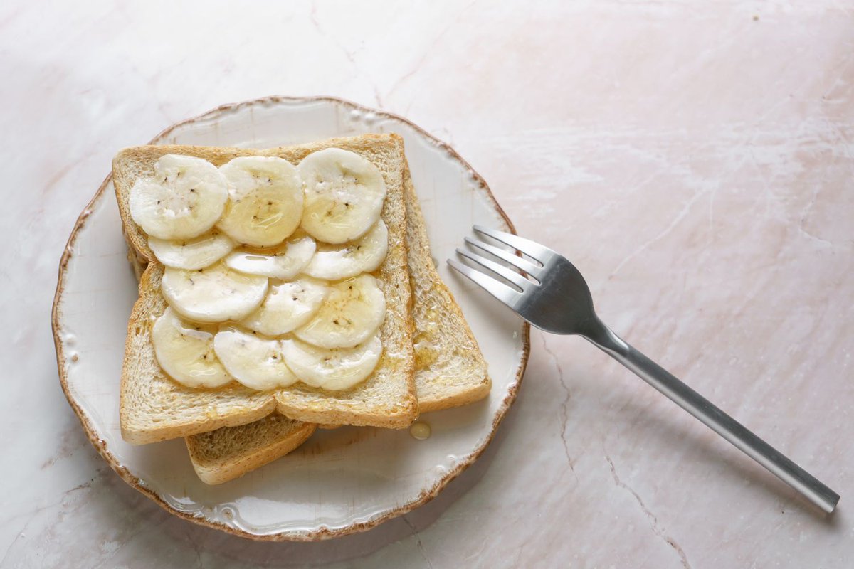 aboutthatwallet's tweet photo. Who tried a banana and Mayo sandwich? https://t.co/yu5e0nmbFL