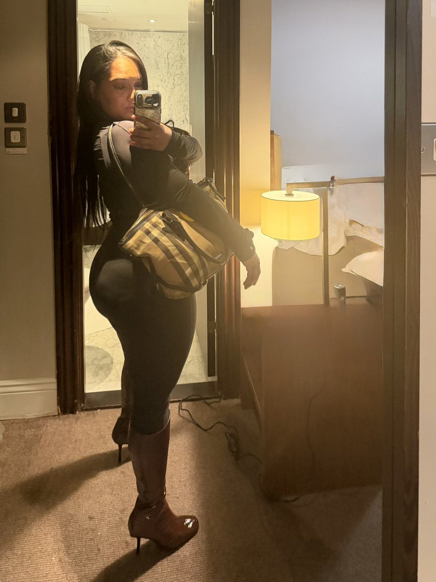 thejadamoae's tweet photo. giving 2012 tumblr baddie https://t.co/1W4erlk5Ia