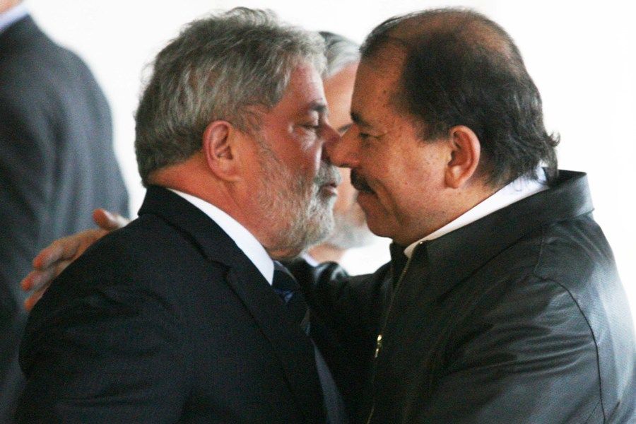 democraciaelib1's tweet photo. O regime do LuloPTismo Facista corruPTo comunista está usando el mismo método de su amigo de #Nicaragua con sus opositores através de su sicário Pitbull de su  Suprema Mafia. Ambos aprenderam con su maestro Fidel Castro de #Cuba . #FujimoriNuncaMás  #AbelardoSeráPresidente https://t.co/Ln64yQL66i