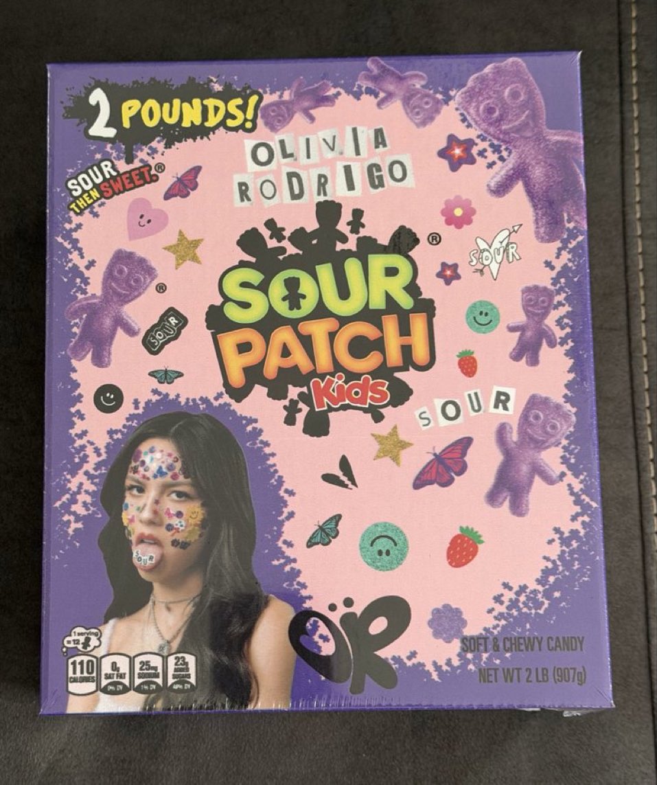 tpwkrg's tweet photo. I have much fomo from seeing all the Americans receive their sour patch boxes 💔💔💔 https://t.co/5f67x8Vi2S