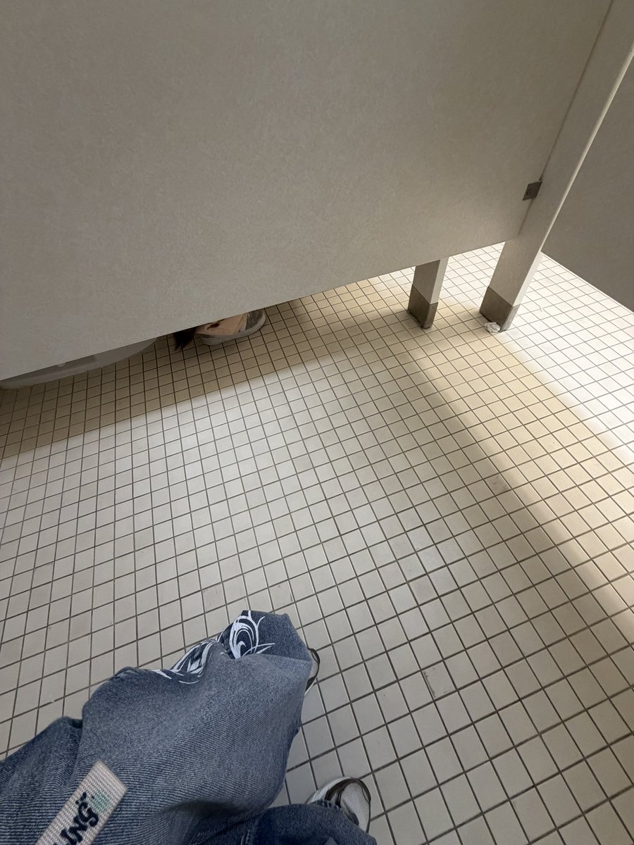 Haexuz's tweet photo. Me and my ex who happens to also be a close friend of mine at their uni bathrooms (we couldn’t hold hands coz my stall was too far ) https://t.co/eYUhkQIkbD