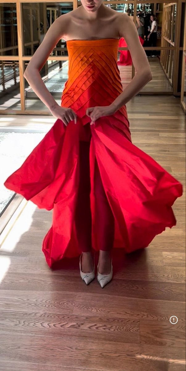 ALVARNOstudio's tweet photo. "Just for you!" #couture #madrid #paris #love https://t.co/0lZOvoE97T
