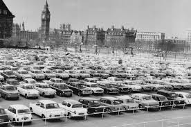 onechiswick's tweet photo. @VoteTimBarnes Make Westminster Great Again! Restore Horseguards to what really matters. There is no point having a Conservative council if they don't prioritise cars. https://t.co/P3P1hoPdTJ