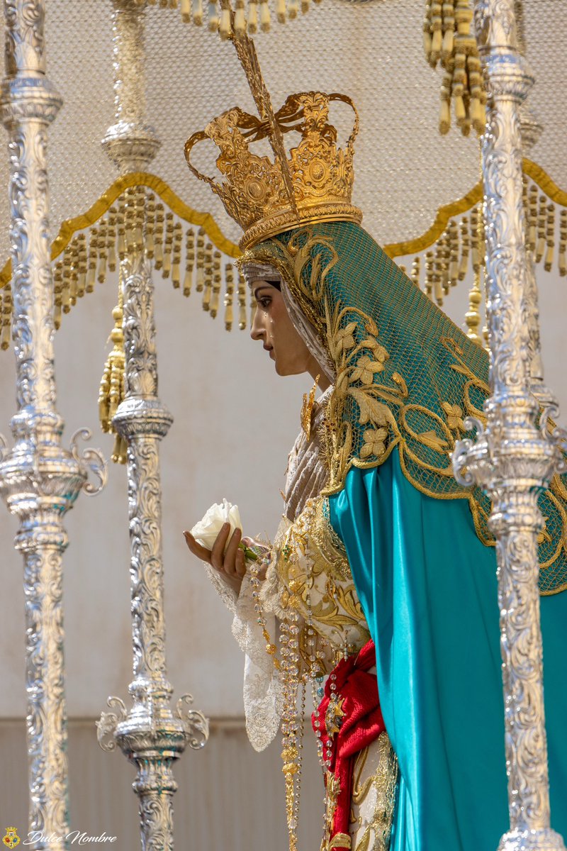 HdadDulceNombre's tweet photo. “Proclama mi alma
la grandeza del Señor,
se alegra mi espíritu en Dios,
mi salvador;
porque ha mirado la humillación
de su esclava.
Desde ahora me felicitarán
todas las generaciones,
porque el Poderoso ha hecho
obras grandes por mí”.

📸 @DaniAstorgaPH 

#CofradíasMLG https://t.co/peslv6Y4nt