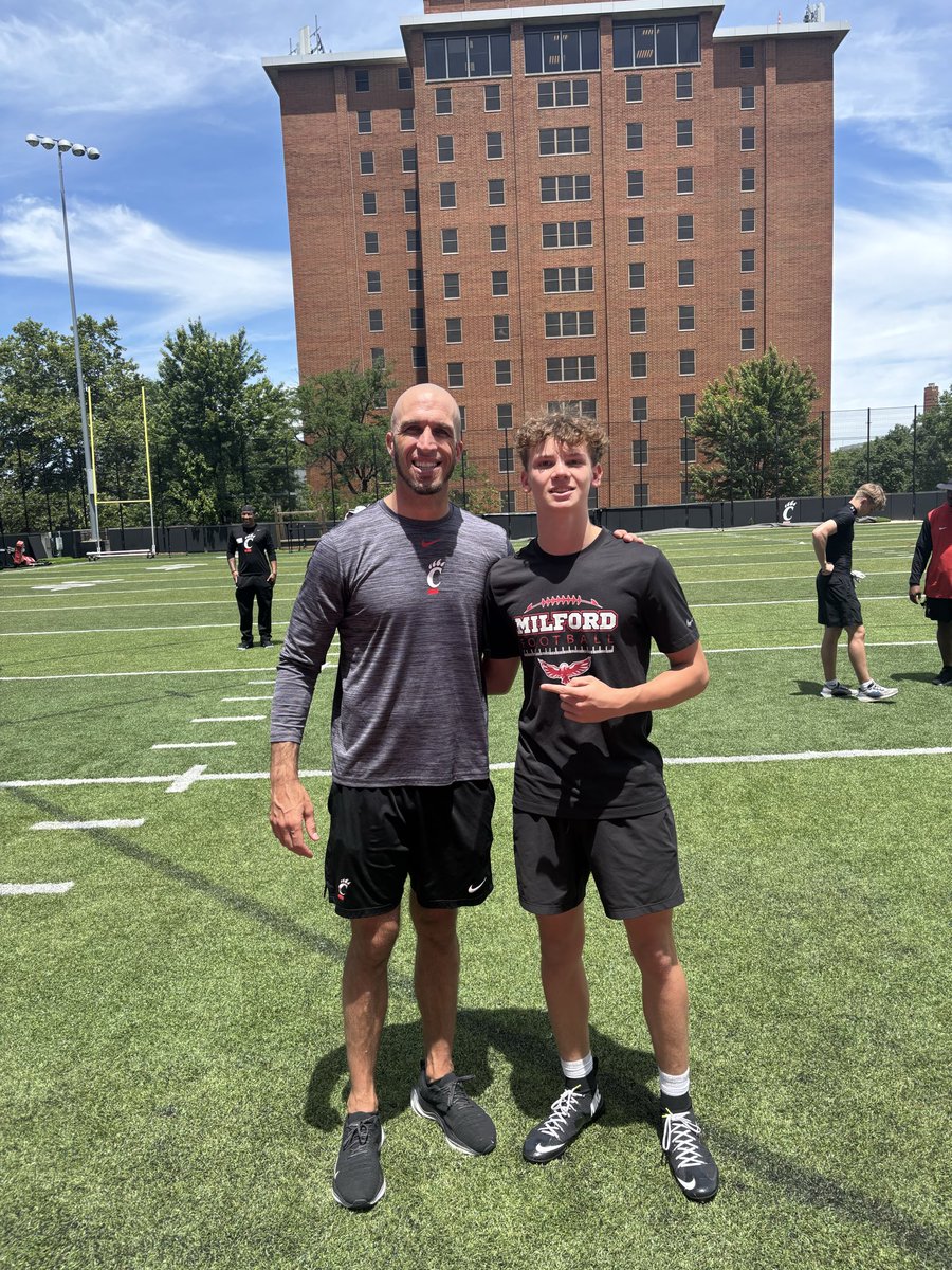 AWehrum0725's tweet photo. Had a great time down @GoBearcatsFB for camp. Thanks to @qbcoachaiken @CoachPeteThomas @CoachCFitch17 and all the other coach’s for helping me get better. @Tom_Grippa @Jimmy_Grippa @austinhardin123 @TaylorAllenSr https://t.co/eEP4gmvQ84