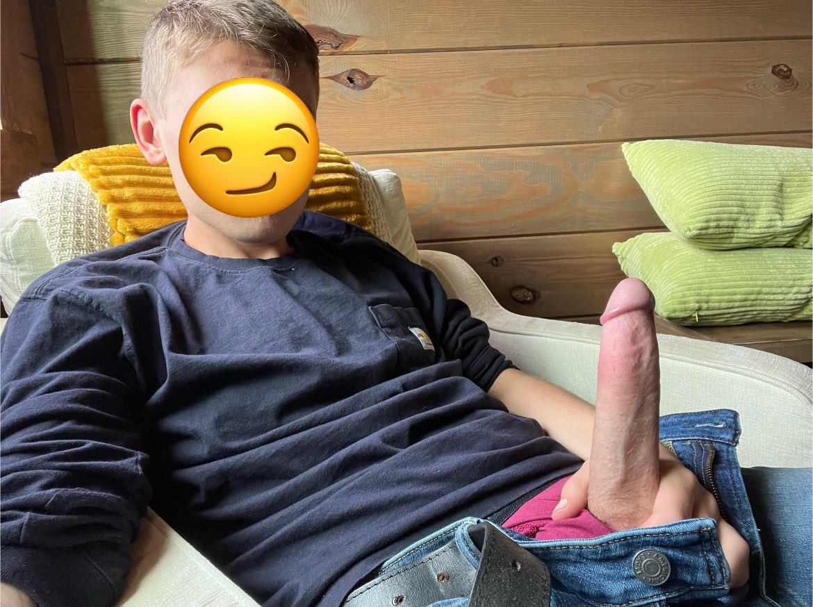 seanxxx80's tweet photo. Sit on my lap? https://t.co/qXL6nIUCvl