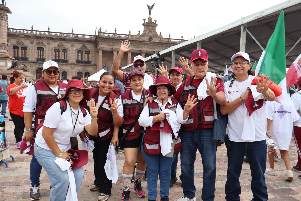 morenanloficial's tweet photo. Nuevo León presente en el Segundo Informe de nuestra Presidenta, @Claudiashein . 🇲🇽✨

Miles de voces unidas por la transformación y el bienestar del pueblo. ¡Seguimos construyendo el segundo piso de la 4T!

#ClaudiaDaResultados #ClaudiaSheinbaum #SegundoInforme #4T #NuevoLeón https://t.co/WRhNKYcHac