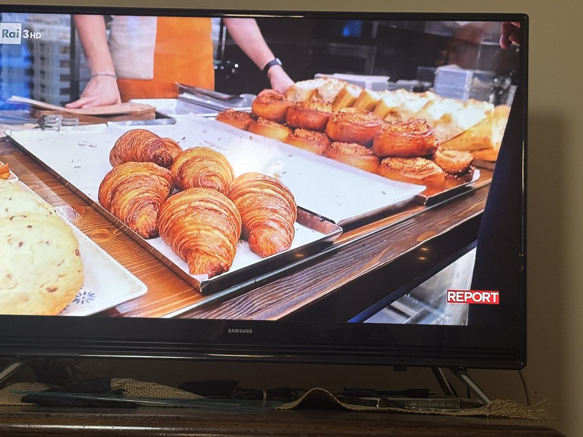 TonyFiloni's tweet photo. Non si può vedere  ne sentire che i titolari dei locali in questione .. leggano gli ingredienti .. dovrebbero  conoscerli a memoria !!! @reportrai3 https://t.co/RVM76kxuZ7