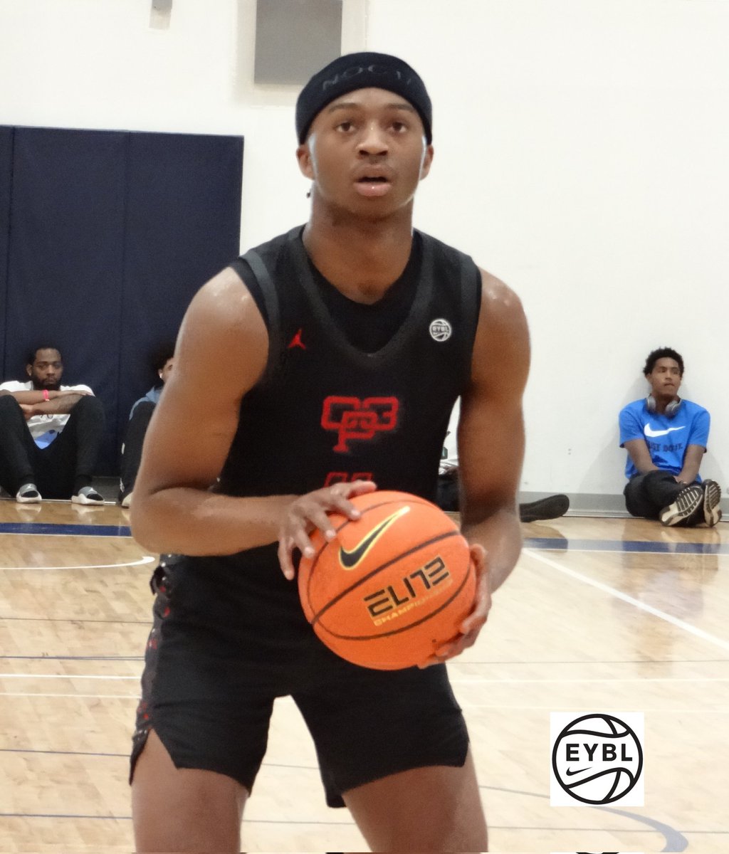 evantomes's tweet photo. Nike EYBL Session 2 
@nbadraftnet 
https://t.co/W6r61kTkRF https://t.co/5oLsODMCd8