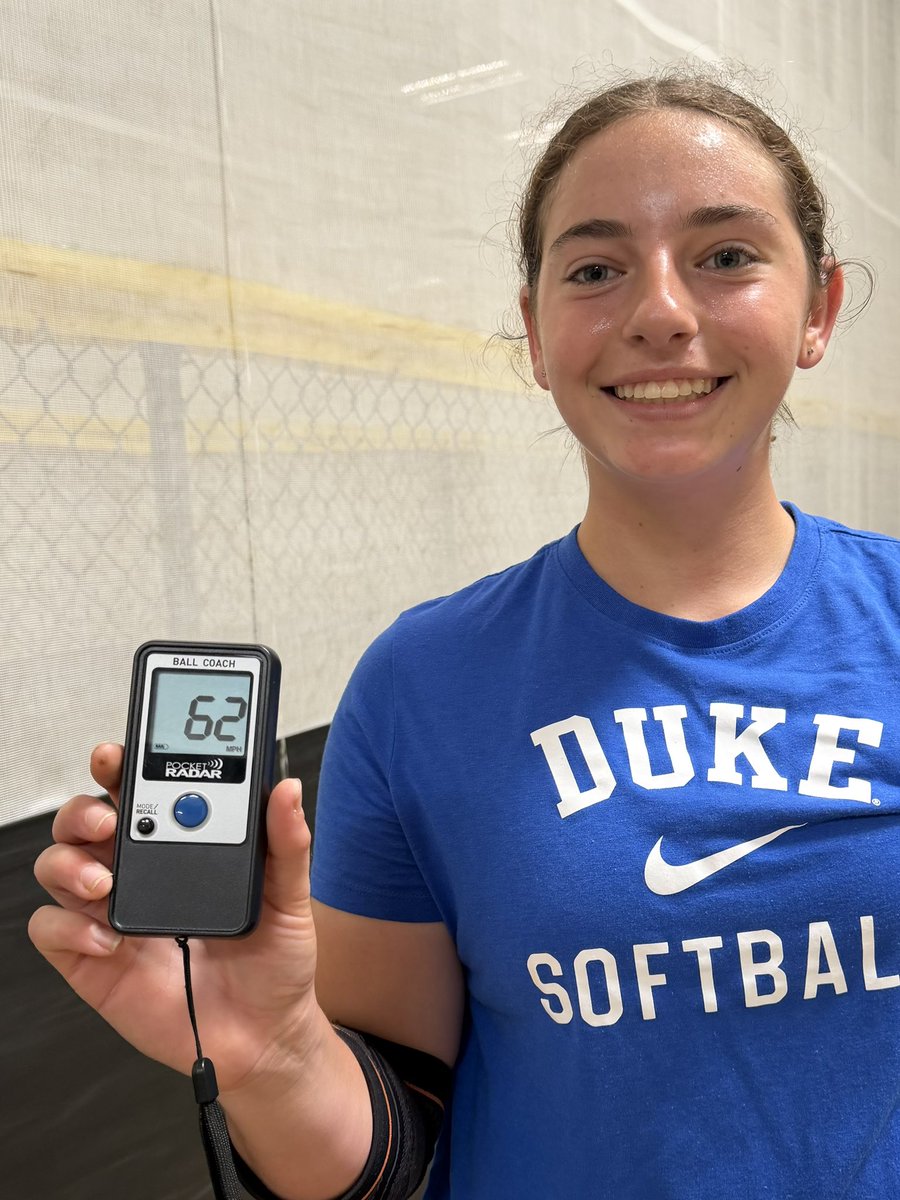 EBarkley2030's tweet photo. Putting in the work this weekend, getting ready for @VAFuryPlat2029 season to start next weekend. Excited to get back on the field with my team! @JoeSlaght @ExtraInningSB @LineDsoftball @D1Softball @CoastRecruits @PrepSoftball https://t.co/S7hE2dCkc5