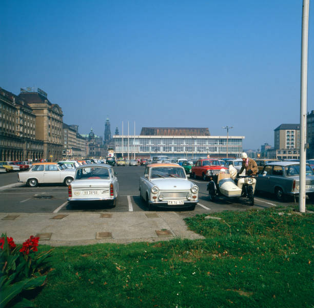 GDRvisuals's tweet photo. Dresden, 1978. https://t.co/lu7skCdMTE