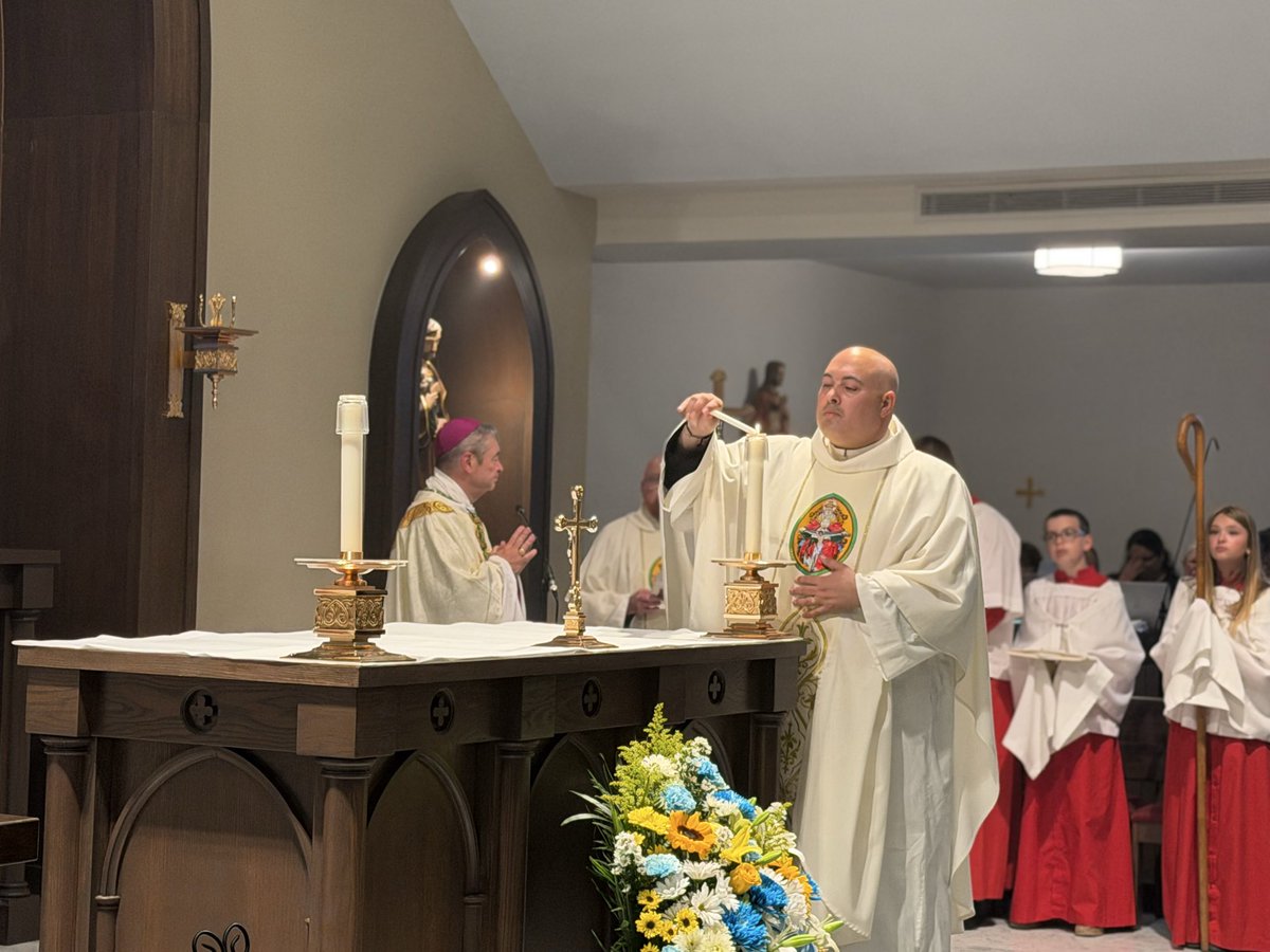 JohnQuaglione's tweet photo. I was there last Holy Saturday after St. Edmund went on fire, I saw Fr. Gelfant and his team standing there in shock. If you’d told me 13 months later, the church would be rededicated by Bishop Brennan I would have said no way. But that’s what happened on Friday. @BTParishNY https://t.co/CRRTPszQlG