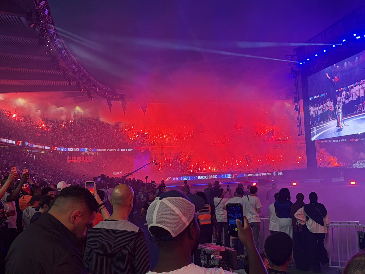 rdppsg's tweet photo. 🔴🔵 Ça craque de partout #PSG https://t.co/WWoMYvzjDY