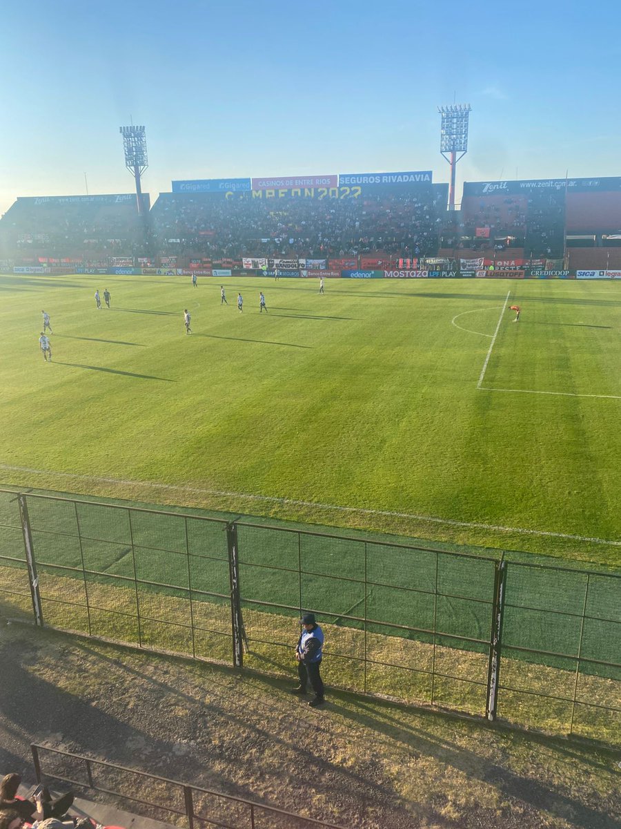 sentilechero's tweet photo. Comenzó el segundo tiempo.
Patronato 1-1 Tristán suarez. https://t.co/gUkfUew4wK