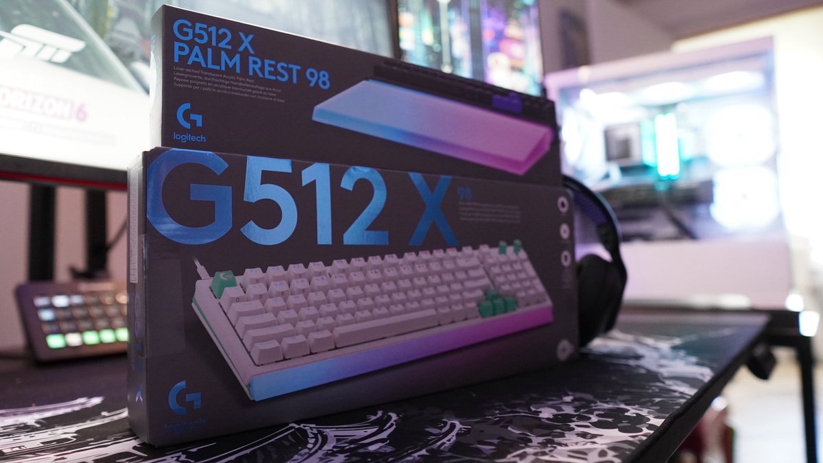 ActuallyCaramel's tweet photo. I’ve been sent the New Logitech G512 X 8k keyboard. Comes both in 75% &amp; 98%. 

The biggest thank you to @LogitechGUK 

The colour and RGB complement my setup so well! 

Using code : CARAMEL saves you up to 10% off &amp; https://t.co/xCNSXhPotK

 #gifted #logitechg512x75 #logitechg https://t.co/iHdZowyPJ2