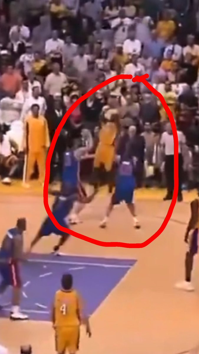 Alexjakes8's tweet photo. “Kobe Had No Real Gravity next to Shaq” 

Detroit had defenders literally Trapping that man Behind the Half Court Line In the finals https://t.co/elbdaJ9kvi